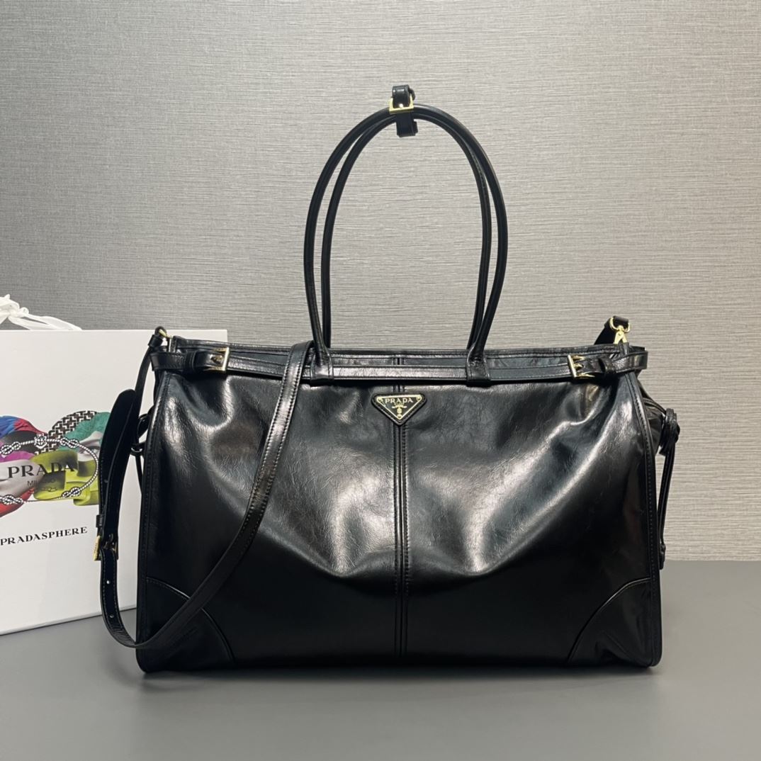 Pra*a top handle bags